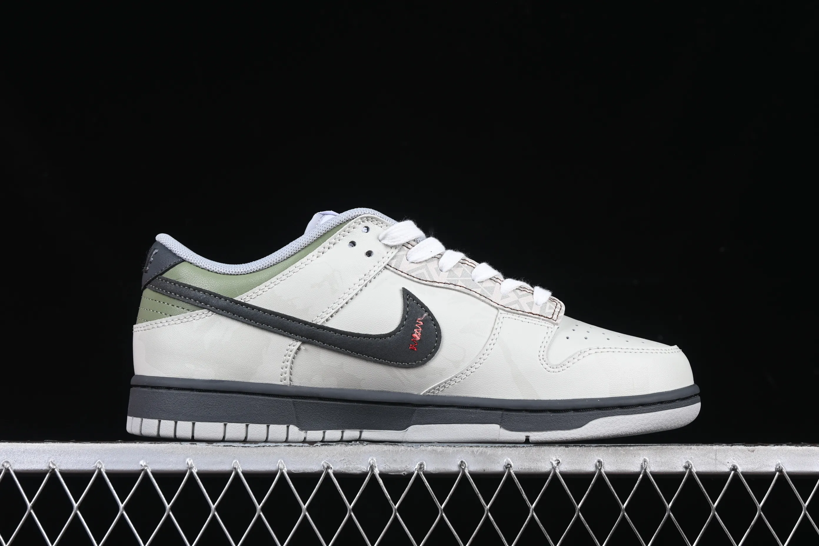 All Categories Nk SB Dunk Series Nk SB Dunk Low Low-top sneakers Nk Dunk Retro "Grey Fog" Panda Prank Go to Tibet Heart of the wilderness Low-top casual sneakers DD1391-103